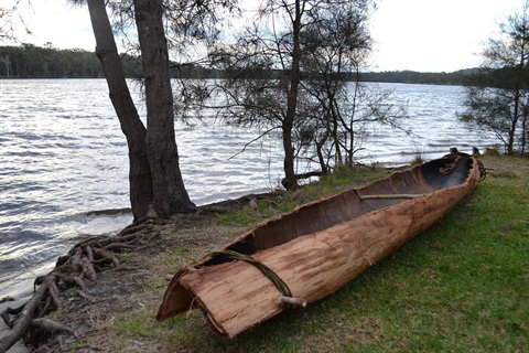 Canoe at Wallis.JPG